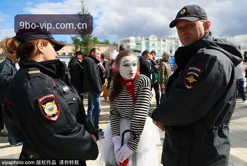 世界杯安保策略调整详解：英警赴美人数骤降背后